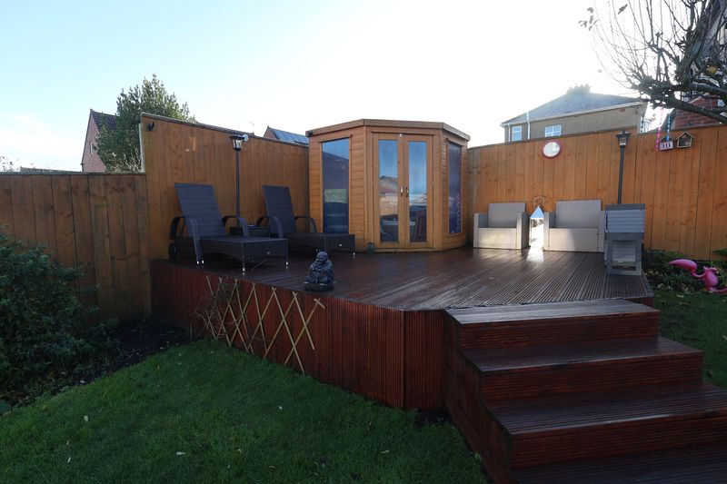 Rear Garden/Summer House- click for photo gallery